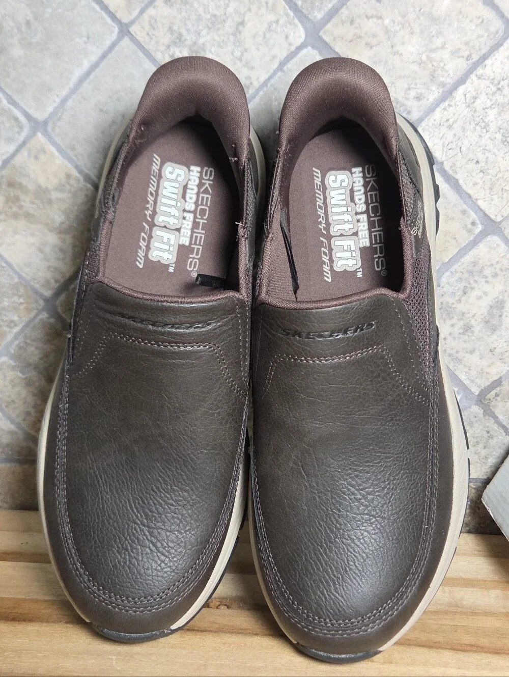 Skechers Men's Shoe Hands Free Swift Fit Izaiah Brown Size 9 M Step In & Go